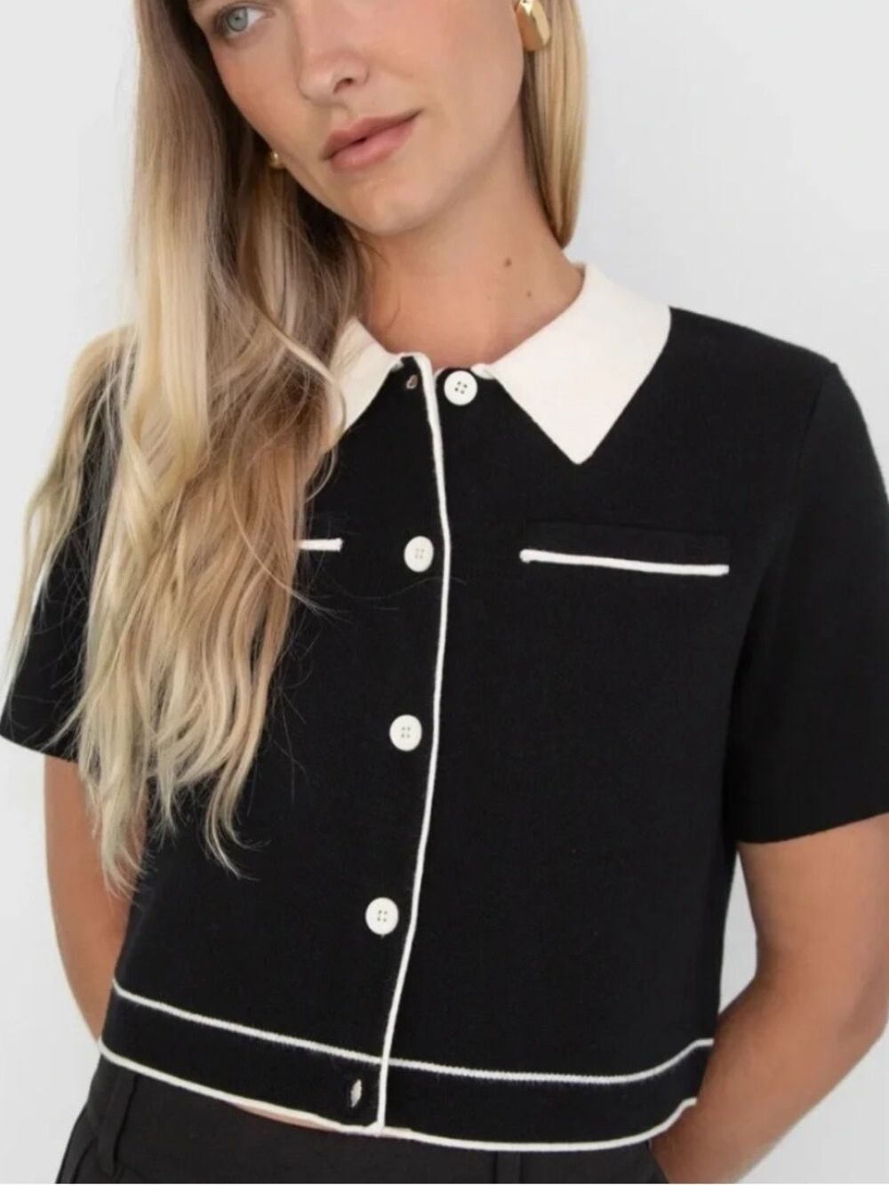 OAK + FORT Black Short-Sleeve Button-Down Top with White Collar Small